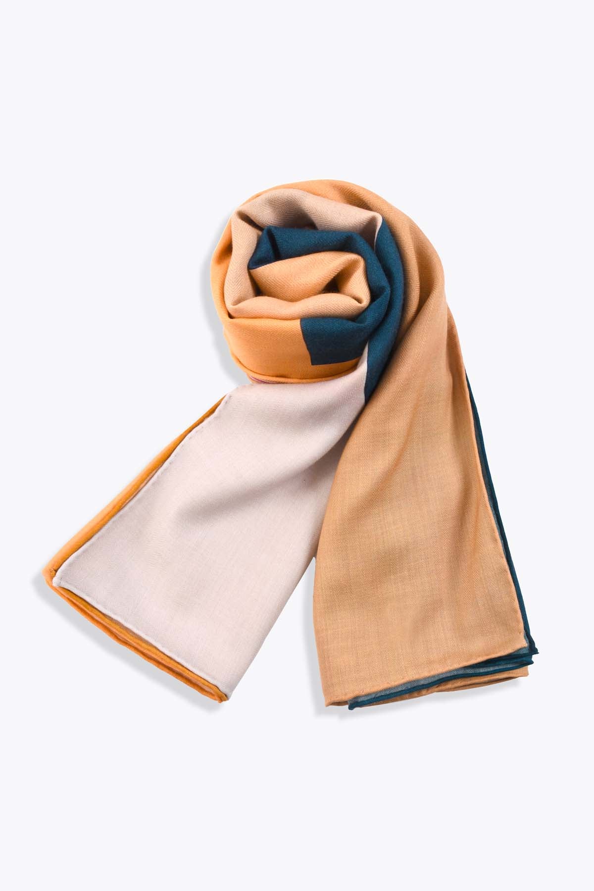 PAREO LAINE LES AMAZONES