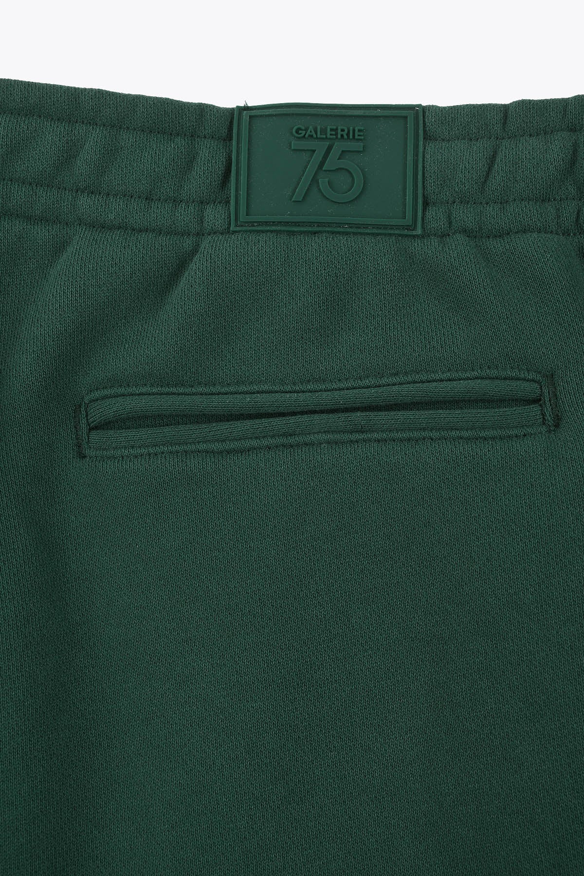 Détail étiquette Bermuda vert royal laine homme " Asian Spleen" art by Skio x Galerie 75 