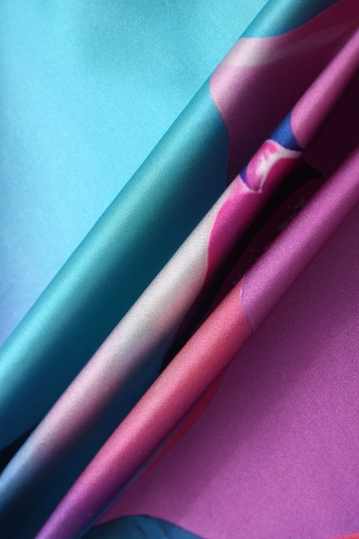 Zoom soie Chemise femme manches longues " Guerriere" by Skio x Galerie 75 