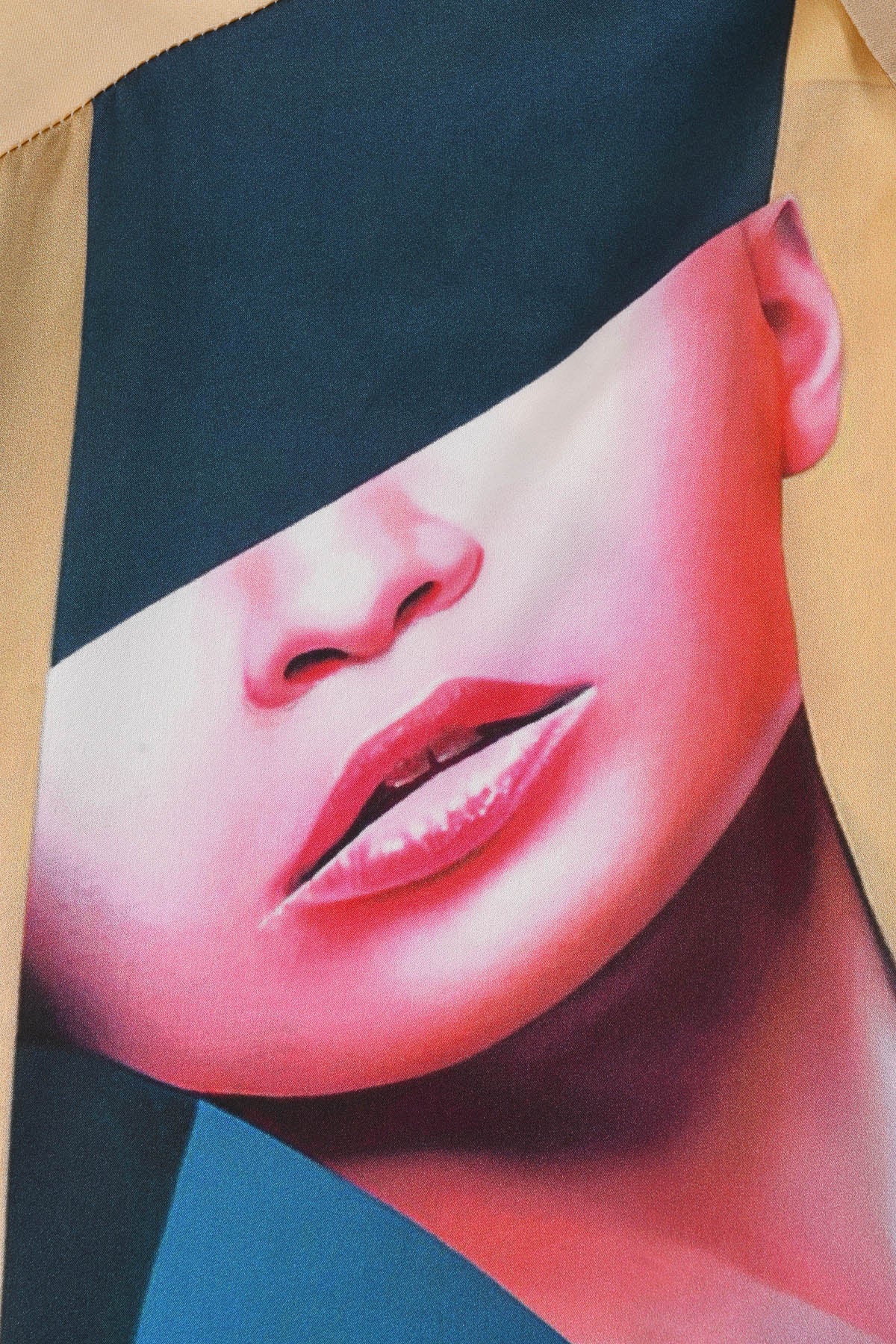 Détail soie Chemise femme  manches longues  "Les amazones" art by Skio x Galerie 75