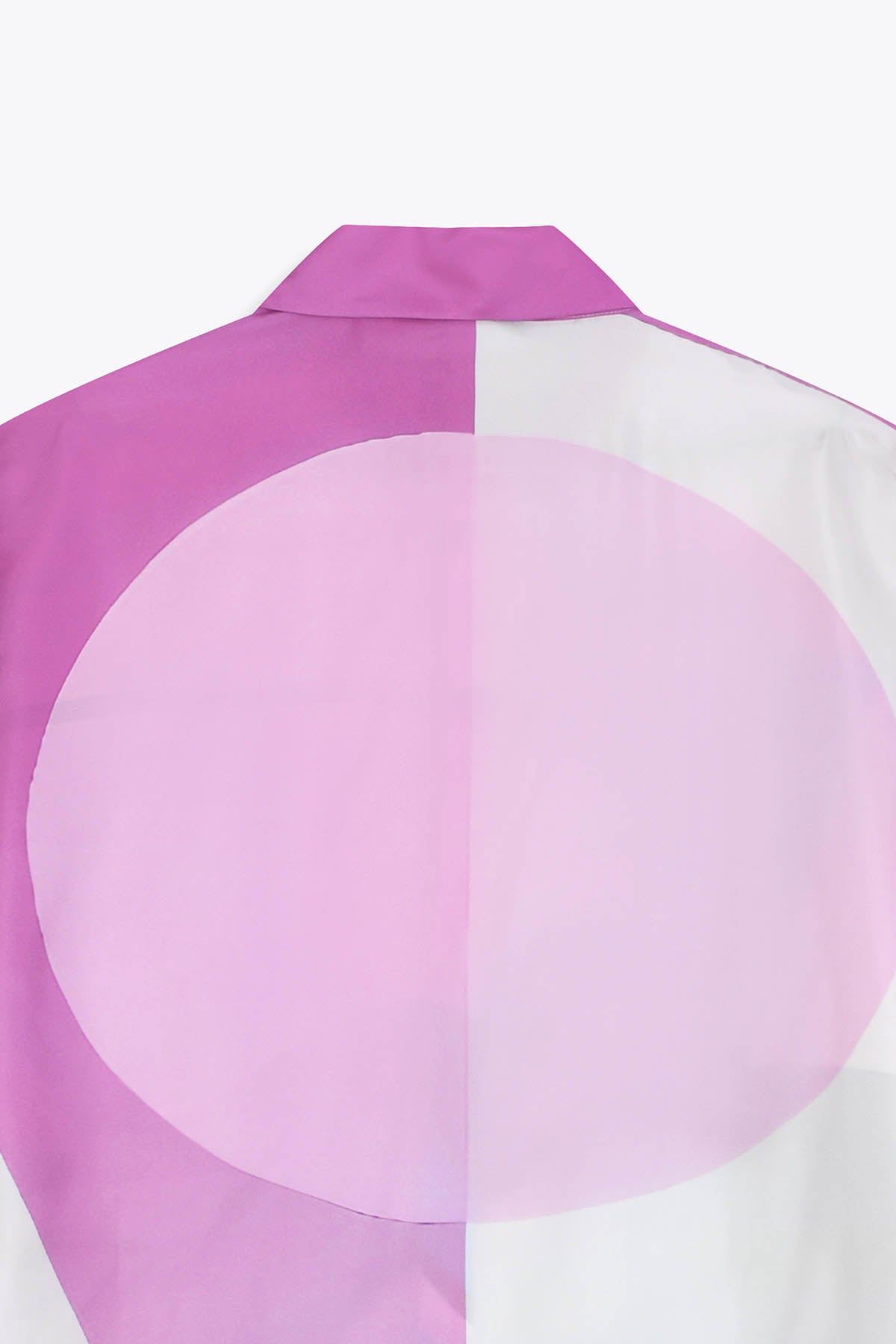 Visuel de dos Chemise homme en soie manches longues : Œuvre “Guerrière” de Skio x Galerie 75