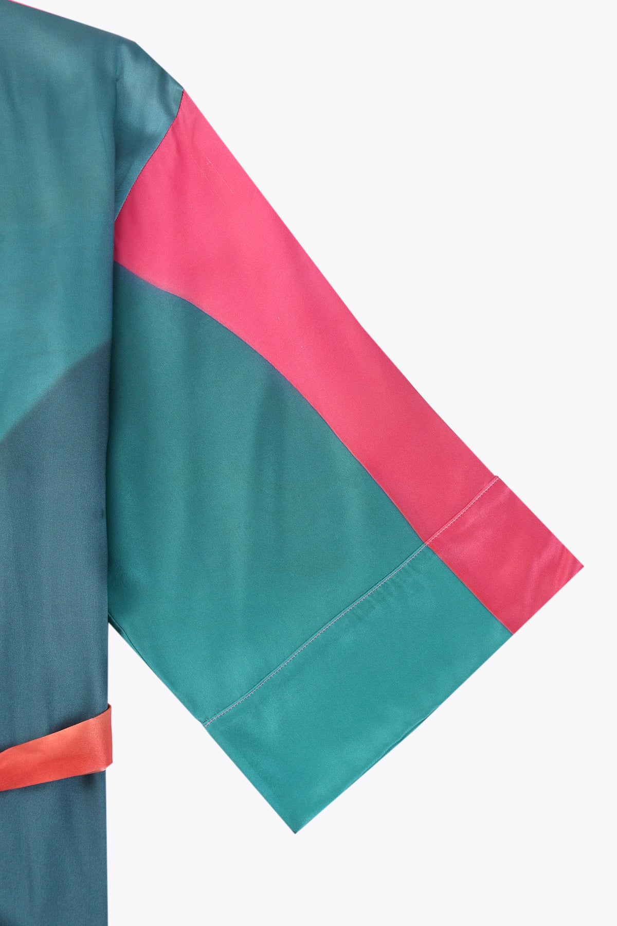 Détails manches Kimono soie femme Artdéco by Skio x Galerie 75