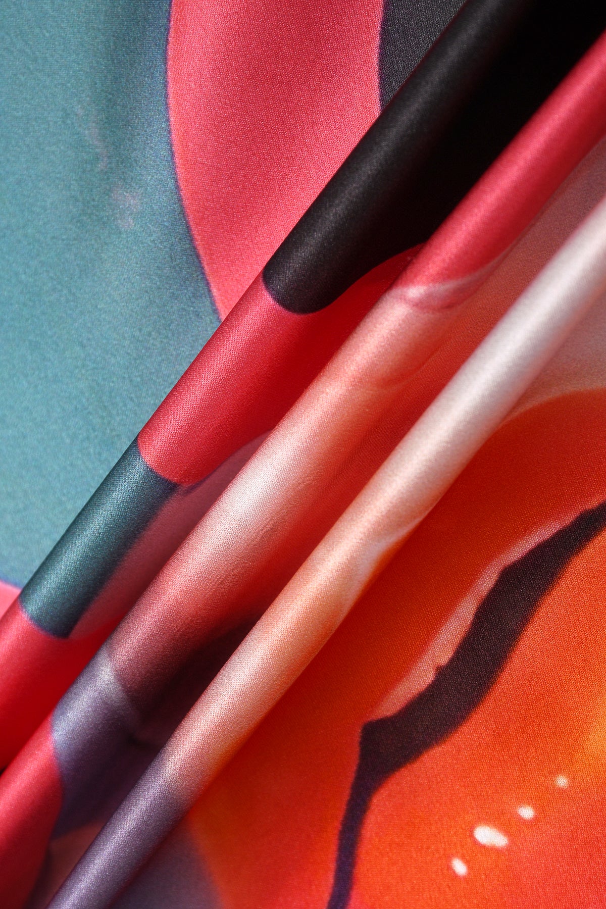 zoom soie Kimono soie femme Artdéco by Skio x Galerie 75