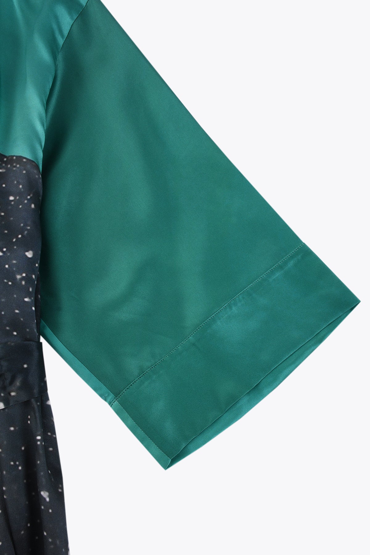 Détail manches Kimono soie femme Asian Spleen by Skio x Galerie 75