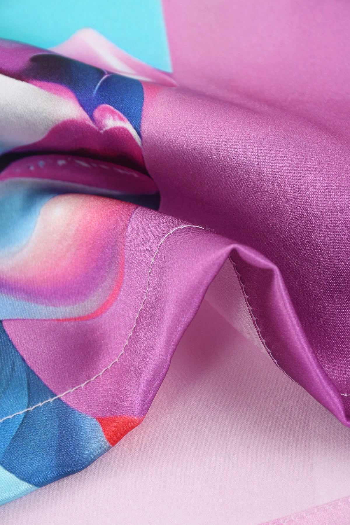 Short en soie femme "Guerriere" by Skio x Galerie 75 détail soie couture