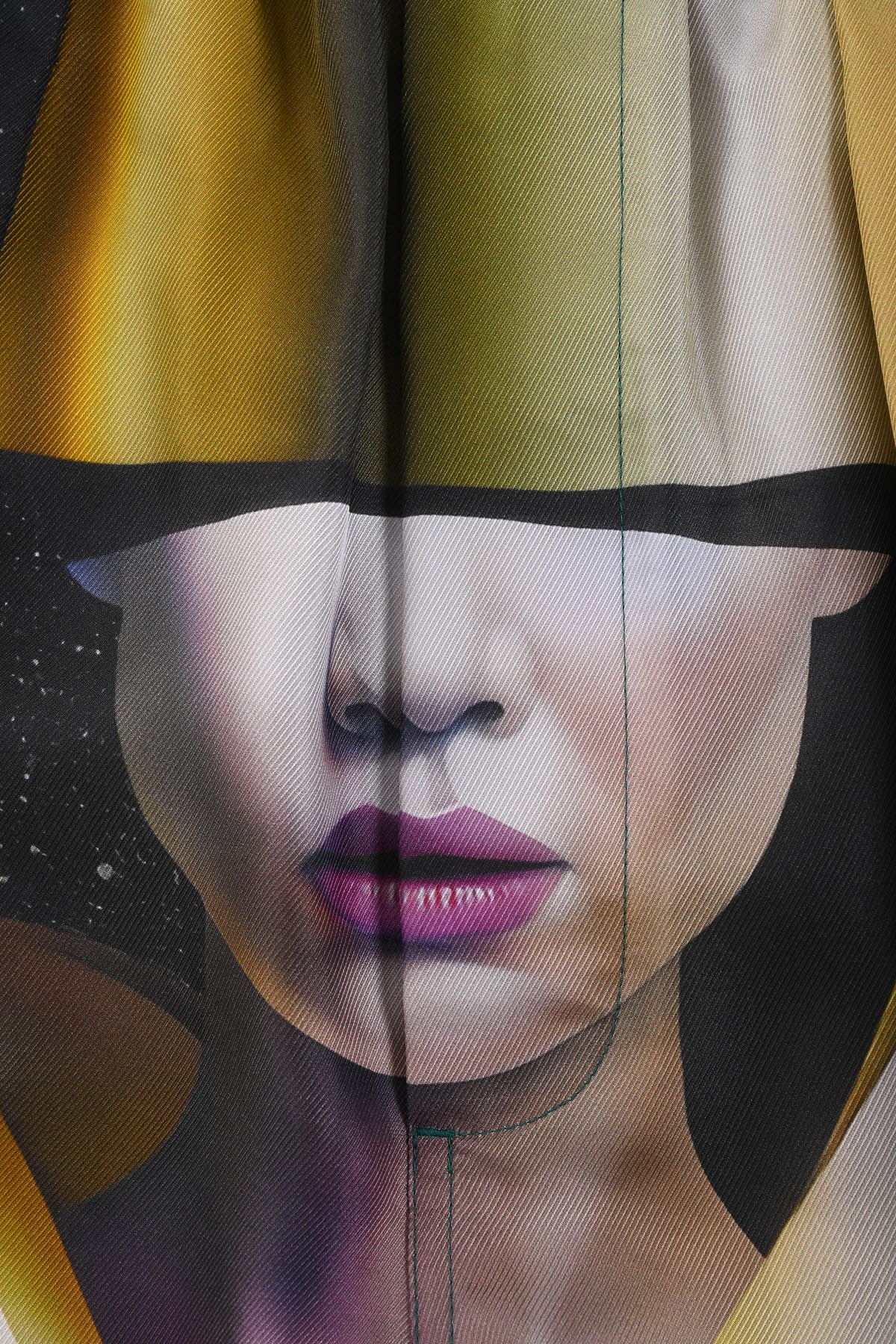 Short_en_soie_matiere_homme_Asian_Spleen_Skio_Galerie_75