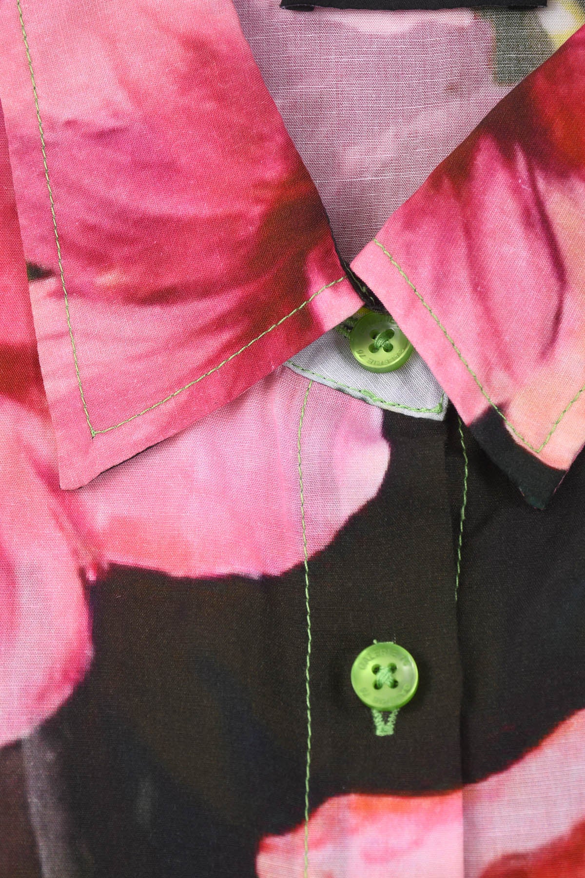 Tunique femme Clope au museau aurélie Quentin artiste x Galerie 75 détail couture