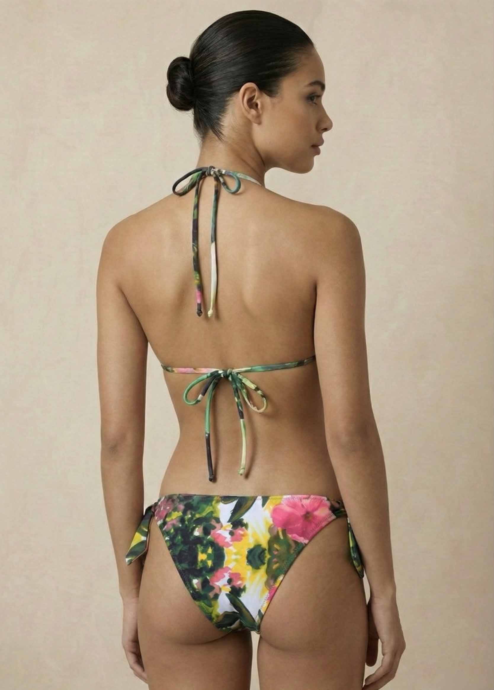 clope au museau-bikini dos porte-mannequin