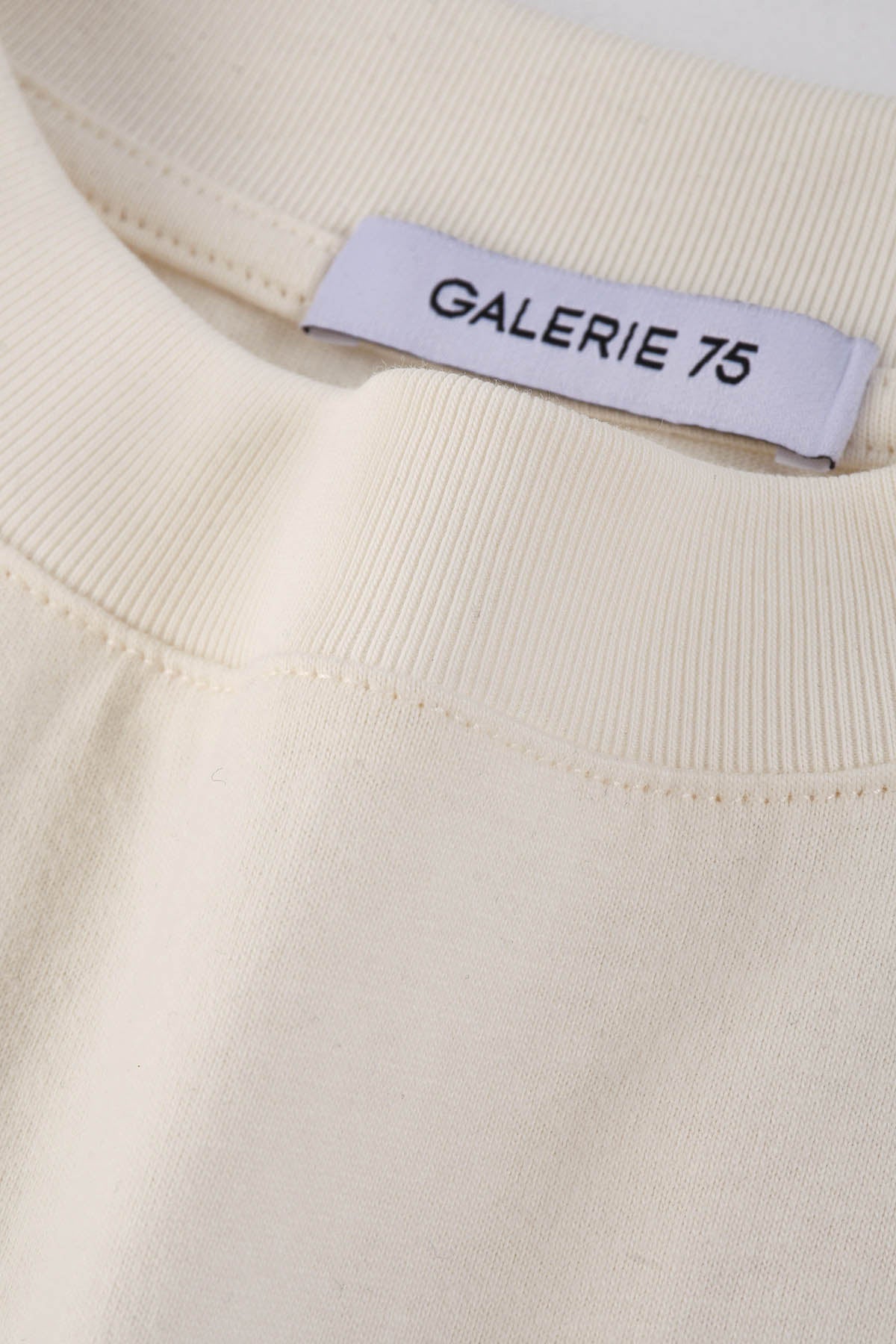 tshirt oversized etiquette offwhite galerie 75 skio