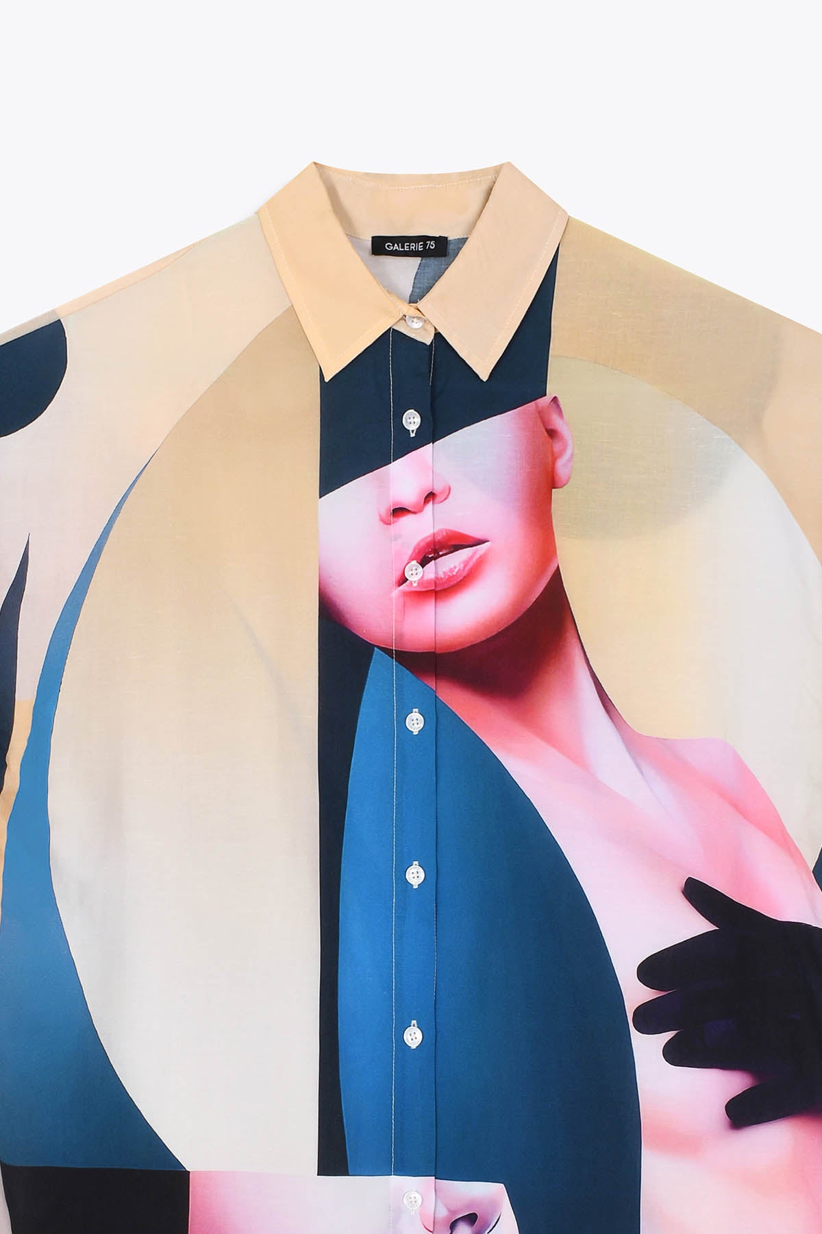 Vue col et détail tunique femme soie " Les Amazones" Art by Skio x Galerie 75