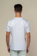 La vue arriere du T-shirt blanc en coton Supima